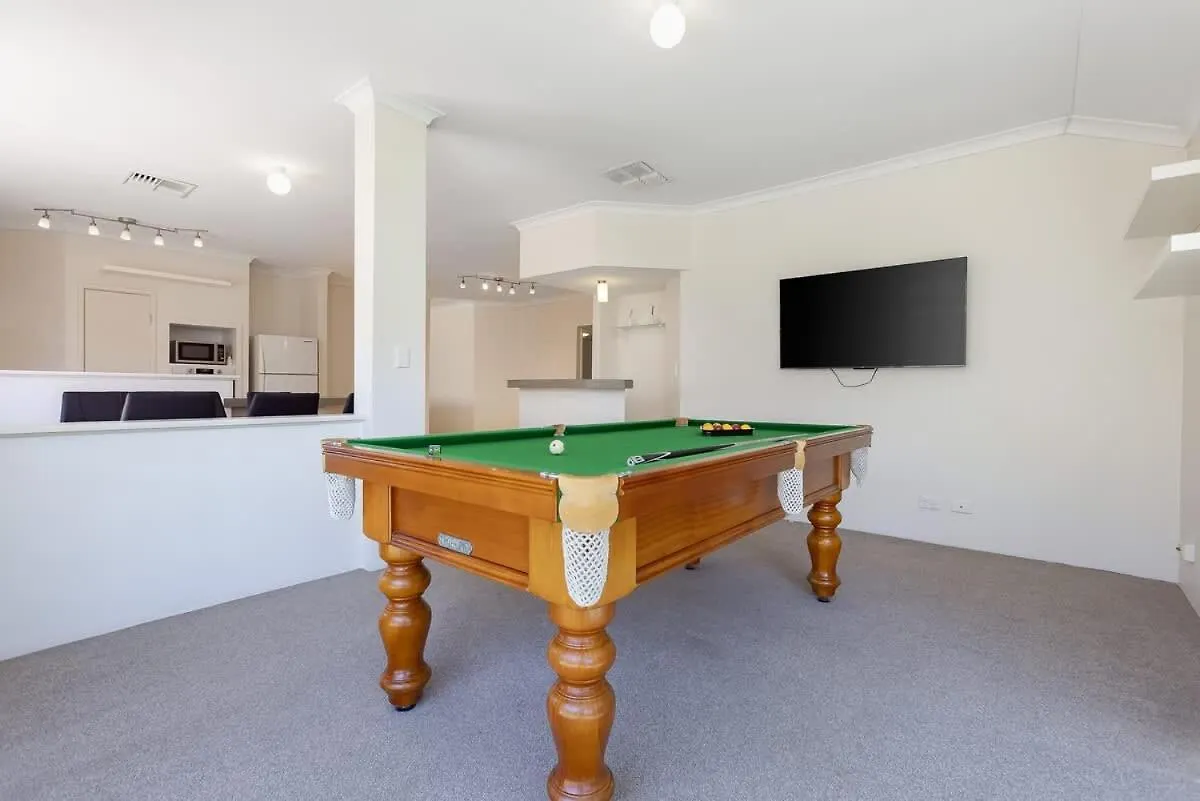 East Vic Park Home Near Food Hub Perth Australia